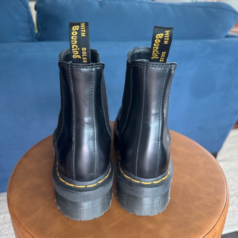 SALE*Dr. Martens Black Leather Platform Chelsea Boots size 6 US (Women) 5 US (M) - Picture 4 of 7